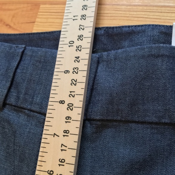 Ann Taylor Signature Crop Trouser - Picture 7 of 8